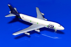 Boeimg 747-2B3B UTA