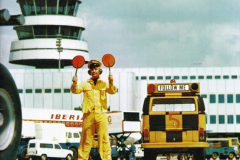 Fuehrer-durch-den-internatiionalen-Flughafen-Duesseldorf-9.1982-S.-0