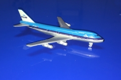 KLM (-200)
