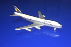 Lufthansa (-100)