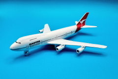 LinoJets-Boeing-747-200-Qantas