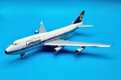 LinoJets-Boeing-747-400-Lufthansa